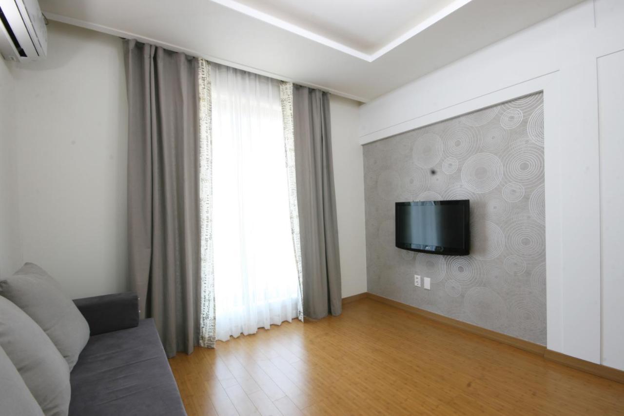 Forest Of Color Pension Hongcheon Bagian luar foto