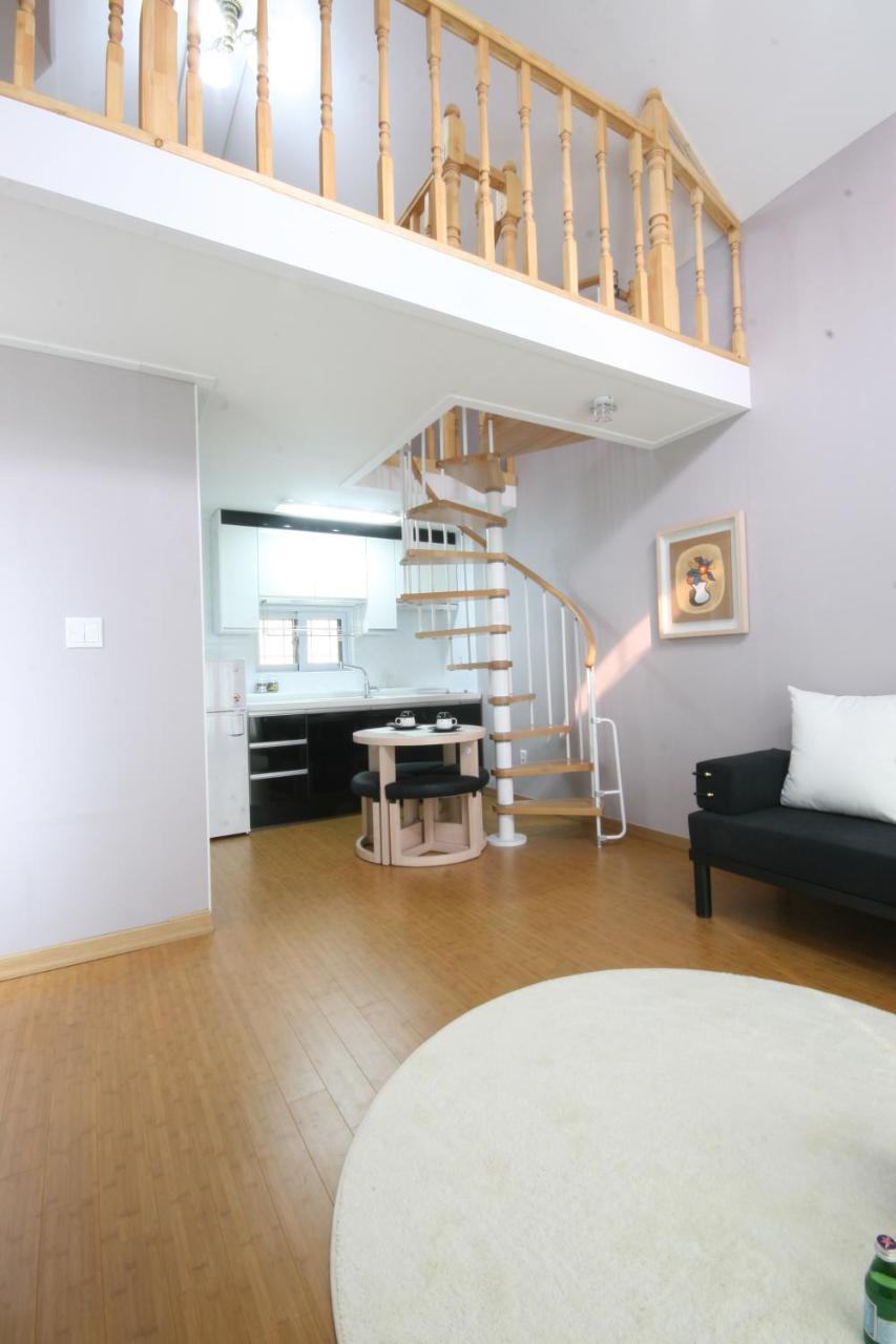 Forest Of Color Pension Hongcheon Bagian luar foto